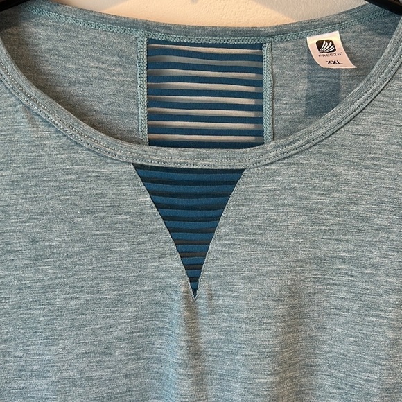 FREE 2 B workout shirt, Activewear size XXL - Picture 3 of 11